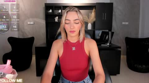 Snapshot of melissamoore_ chatting on 05.12.26 Call me Meli online show from 05.12.26