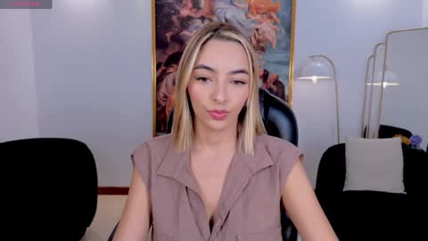 Snapshot of melissamoore_ chatting on 05.23.26 Call me Meli online show from 05.23.26
