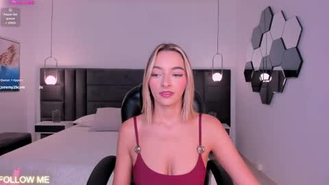 Snapshot of melissamoore_ chatting on 05.31.26 Call me Meli online show from 05.31.26
