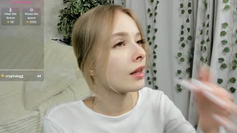 Snapshot of mell_milles chatting on 01.18.25 mell milles online show from 01.18.25