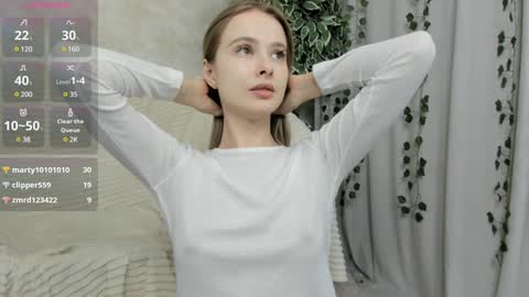 Snapshot of mell_milles chatting on 02.02.25 mell milles online show from 02.02.25
