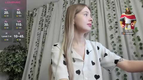 Snapshot of mell_milles chatting on 09.09.25 mell milles online show from 09.09.25