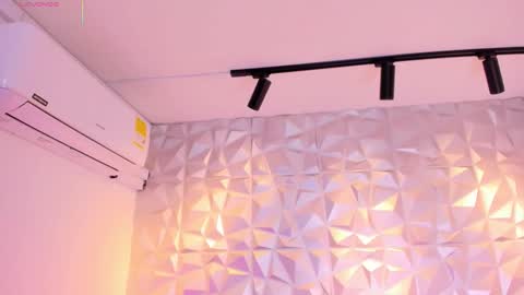 Snapshot of mell_muller chatting on 03.28.26 Mell online show from 03.28.26