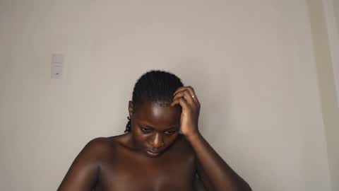 Snapshot of mellanin_pretty_ chatting on 12.12.24 . online show from 12.12.24