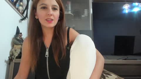 Snapshot of mellbell_ chatting on 10.15.25 MellyMell  online show from 10.15.25