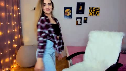 Snapshot of mellifluoustess chatting on 12.06.24 Tessa online show from 12.06.24