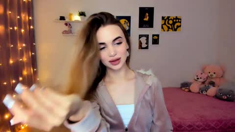 Snapshot of mellifluoustess chatting on 12.10.24 Tessa online show from 12.10.24