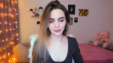 Snapshot of mellifluoustess chatting on 12.26.24 Tessa online show from 12.26.24