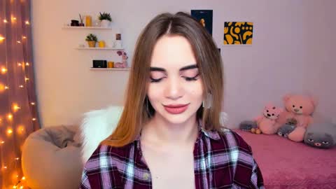 Snapshot of mellifluoustess chatting on 01.11.25 Tessa online show from 01.11.25