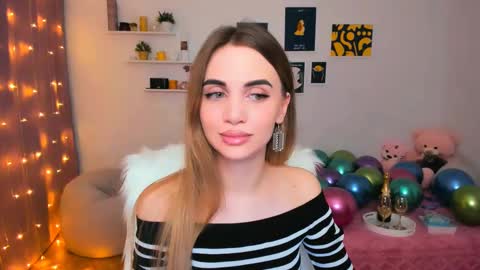 Snapshot of mellifluoustess chatting on 02.09.25 Tessa online show from 02.09.25