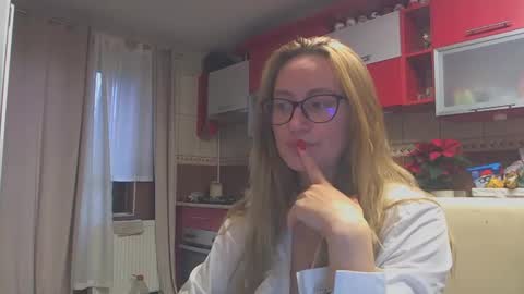 Melly online show from 12.11.24