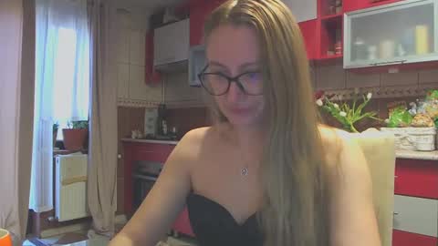 Melly online show from 03.03.25