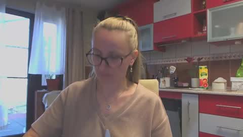 Melly online show from 03.07.25