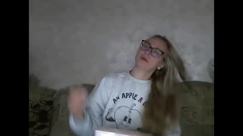 Melly online show from 10.07.25