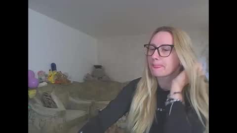 Melly online show from 04.05.26