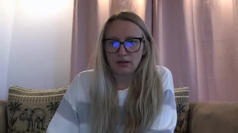Snapshot of melly_rosey chatting on 05.30.26 Melly online show from 05.30.26