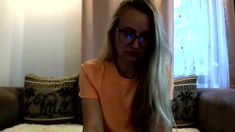 Melly online show from 06.10.26