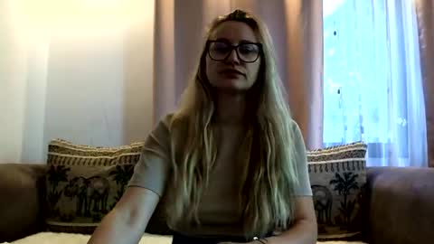 Melly online show from 06.11.26