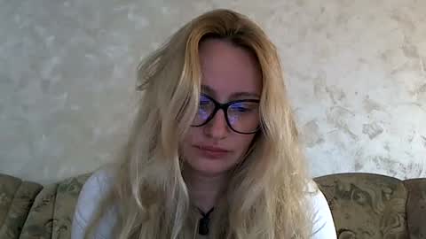 Melly online show from 06.16.26