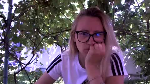 Melly online show from 07.11.26