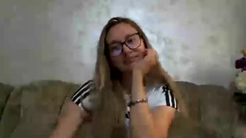 Melly online show from 07.25.26