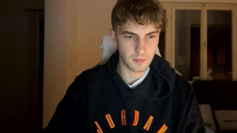 Snapshot of melodicass chatting on 01.01.25 Melodicass online show from 01.01.25