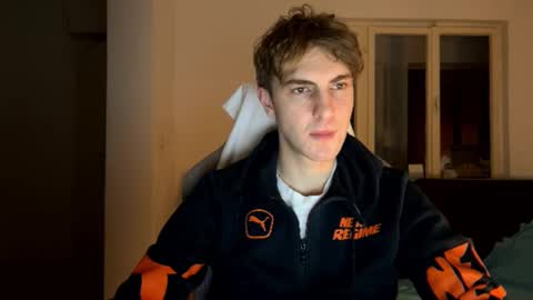 Snapshot of melodicass chatting on 01.28.25 Melodicass online show from 01.28.25