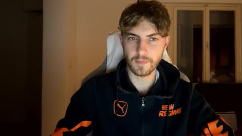 Snapshot of melodicass chatting on 02.25.25 Melodicass online show from 02.25.25