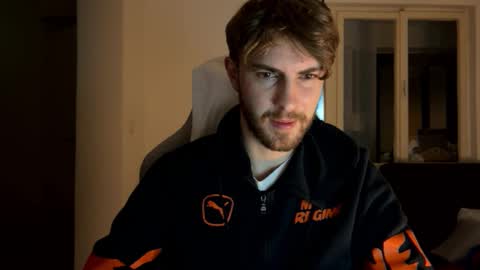 Snapshot of melodicass chatting on 02.27.25 Melodicass online show from 02.27.25