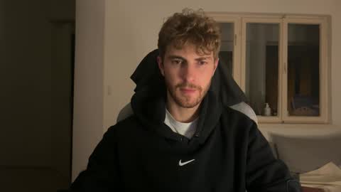 Snapshot of melodicass chatting on 10.28.25 Melodicass online show from 10.28.25