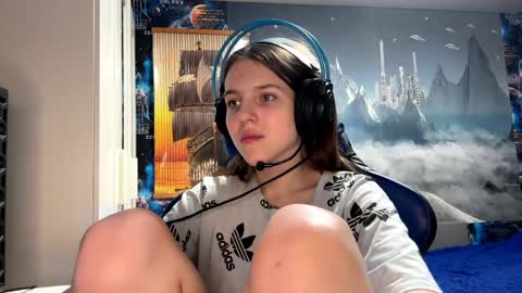 Hi Im Aria 18 years old online show from 04.16.26