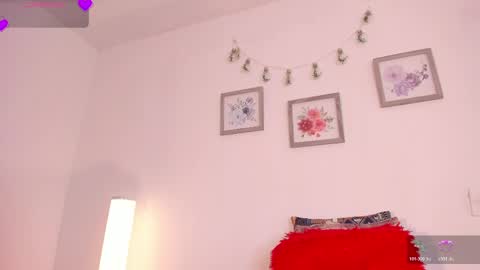 Snapshot of mely_rosee chatting on 04.28.26 online show from 04.28.26