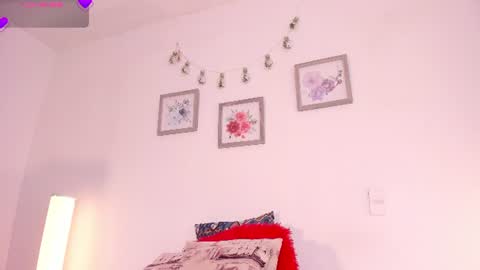 Snapshot of mely_rosee chatting on 06.24.26 online show from 06.24.26