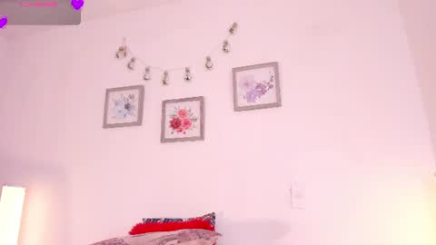 Snapshot of mely_rosee chatting on 06.25.26 online show from 06.25.26