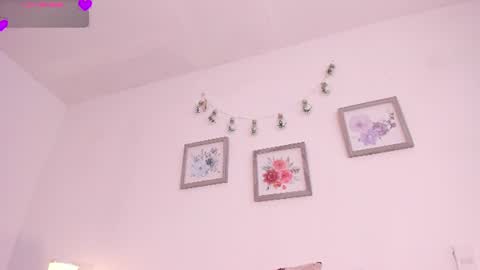 Snapshot of mely_rosee chatting on 07.02.26 online show from 07.02.26