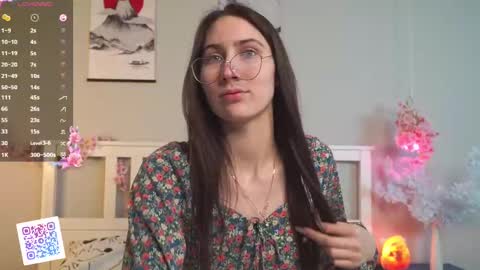 Snapshot of memento_mary chatting on 03.11.25 The princess of your dreams online show from 03.11.25