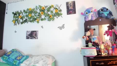 Snapshot of mensia_hernandez chatting on 06.09.26 Princess Mensia online show from 06.09.26