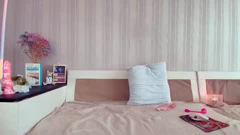 Snapshot of meowroslava chatting on 09.26.25 meowroslava online show from 09.26.25