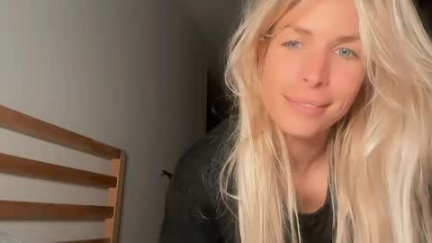 mer_kel online show from 04.17.26