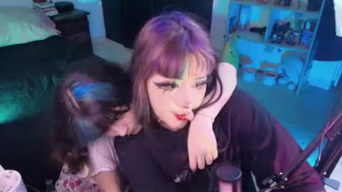 Snapshot of meraki_fraise chatting on 07.02.26 online show from 07.02.26