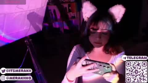 Snapshot of meraki_fraise chatting on 07.27.26 online show from 07.27.26