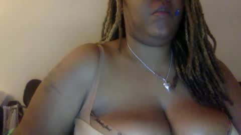 mercedesbuxxx online show from 12.01.25