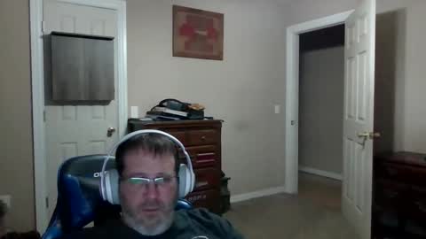 Snapshot of mercer1977 chatting on 04.23.26 mercer1977 online show from 04.23.26