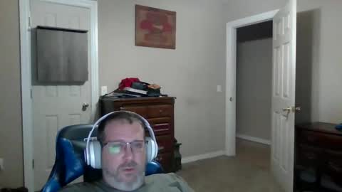 Snapshot of mercer1977 chatting on 05.17.26 mercer1977 online show from 05.17.26