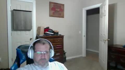 Snapshot of mercer1977 chatting on 05.19.26 mercer1977 online show from 05.19.26