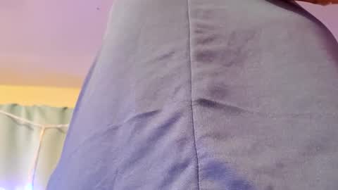 Snapshot of merelyalover chatting on 01.18.25 gurlnips online show from 01.18.25