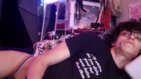 Snapshot of merelyalover chatting on 02.08.25 gurlnips online show from 02.08.25