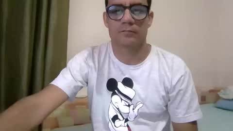 Snapshot of mersao chatting on 10.28.25 Nerd Latino online show from 10.28.25