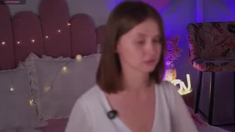 Snapshot of merylew chatting on 07.28.26 Anna online show from 07.28.26