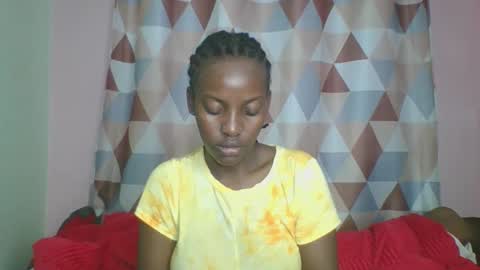 Snapshot of messyluna chatting on 06.07.26 meggy and bree online show from 06.07.26